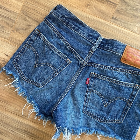 Levi’s 501 Dark wash Cut off Button Fly denim Jean Shorts - Picture 6 of 8